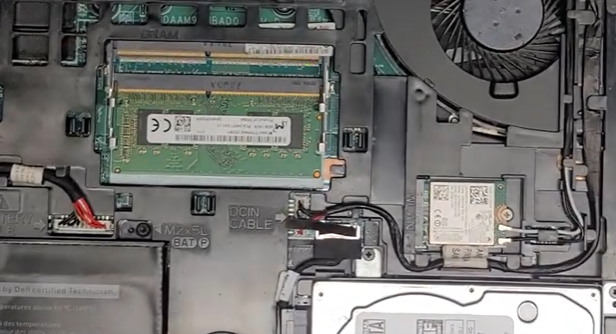 Các bước nâng cấp Ram trên laptop Dell 5577 bước 4