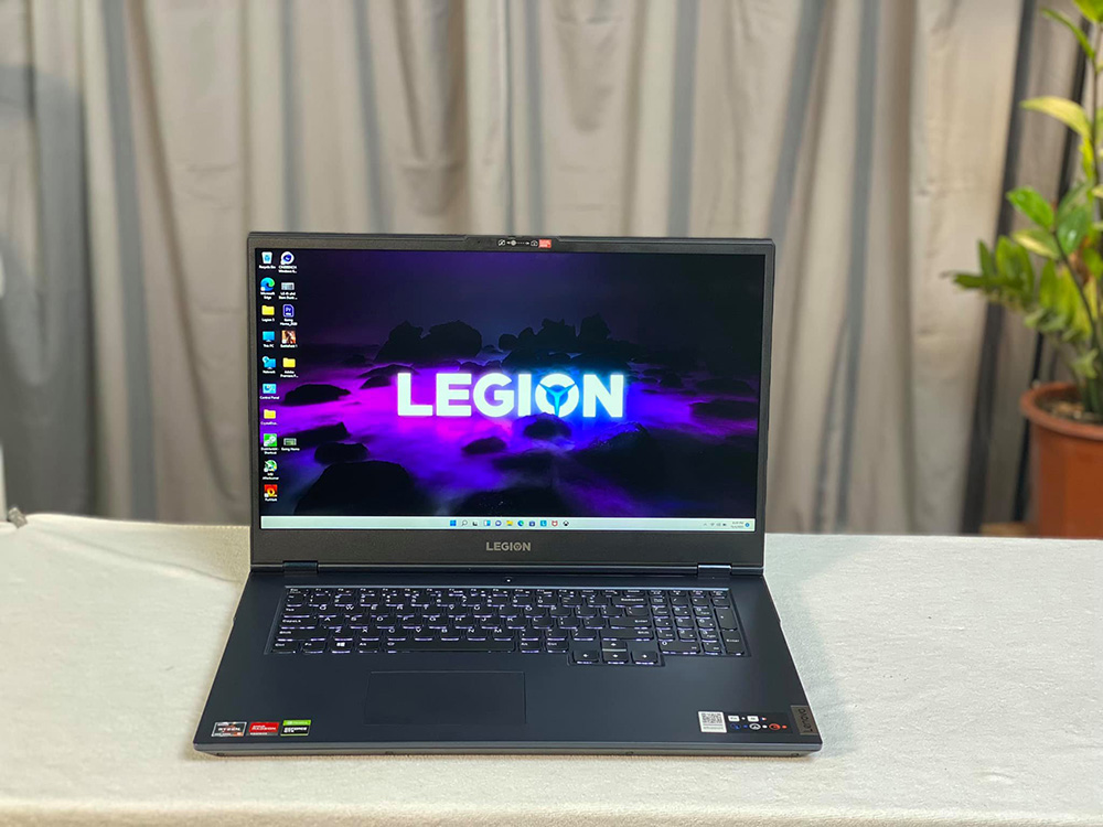 Lenovo legion 5 17ACH6 17,3 inch - Bàn phím full-size lý tưởng cho chơi game