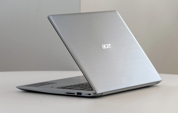 Các bước vệ sinh laptop Acer Swift 3 2022 đúng cách h2